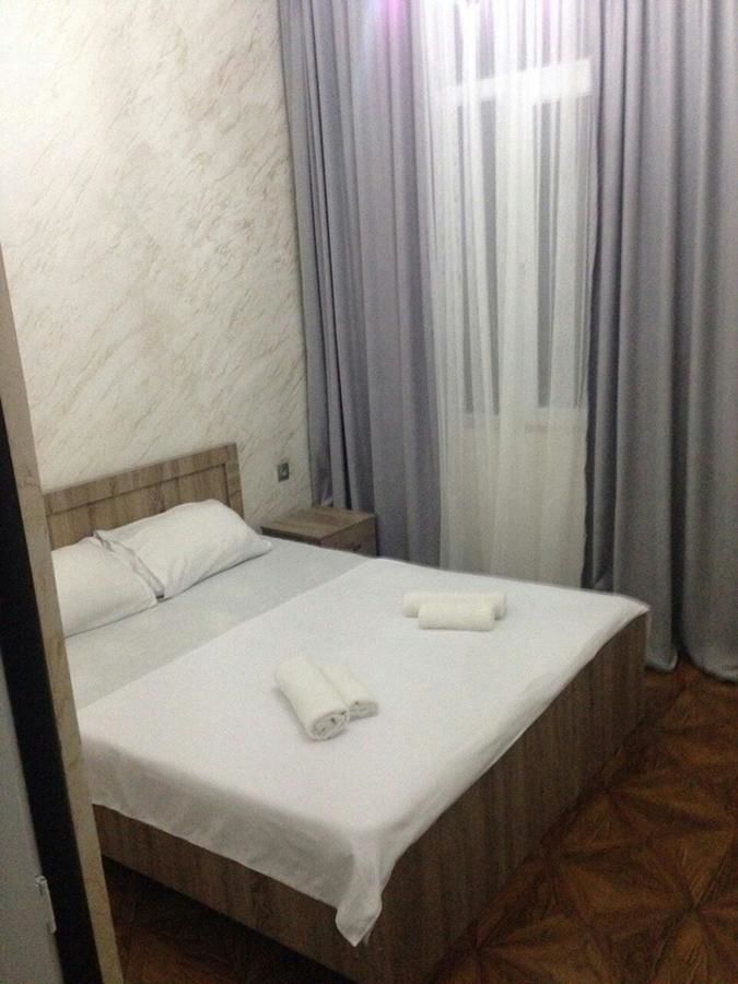 Отели типа «постель и завтрак» Hotel Emily Батуми-15