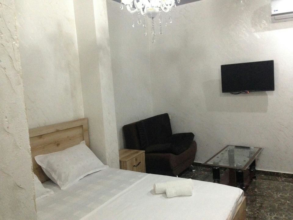 Отели типа «постель и завтрак» Hotel Emily Батуми-8