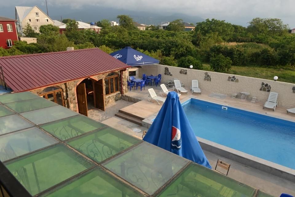 Отели типа «постель и завтрак» Hotel Emily Батуми-10