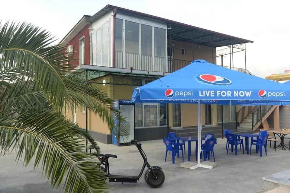 Отели типа «постель и завтрак» Hotel Emily Батуми-11