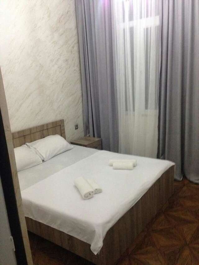 Отели типа «постель и завтрак» Hotel Emily Батуми-14