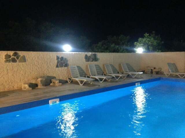 Отели типа «постель и завтрак» Hotel Emily Батуми-27